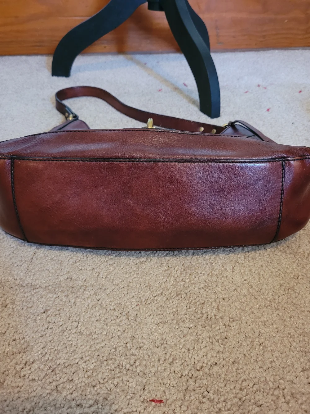 Etienne Aigner 85202 Cognac Leather Hobo with Horseshoe Brass Hardware EUC